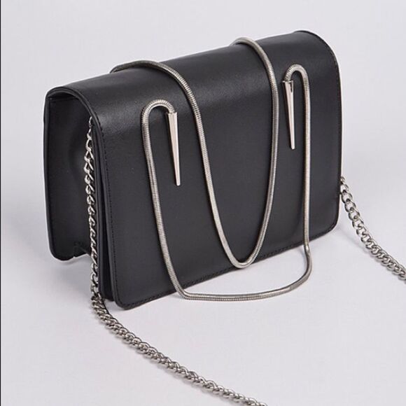 White Unique Chain Clutch - Picture 2 of 9